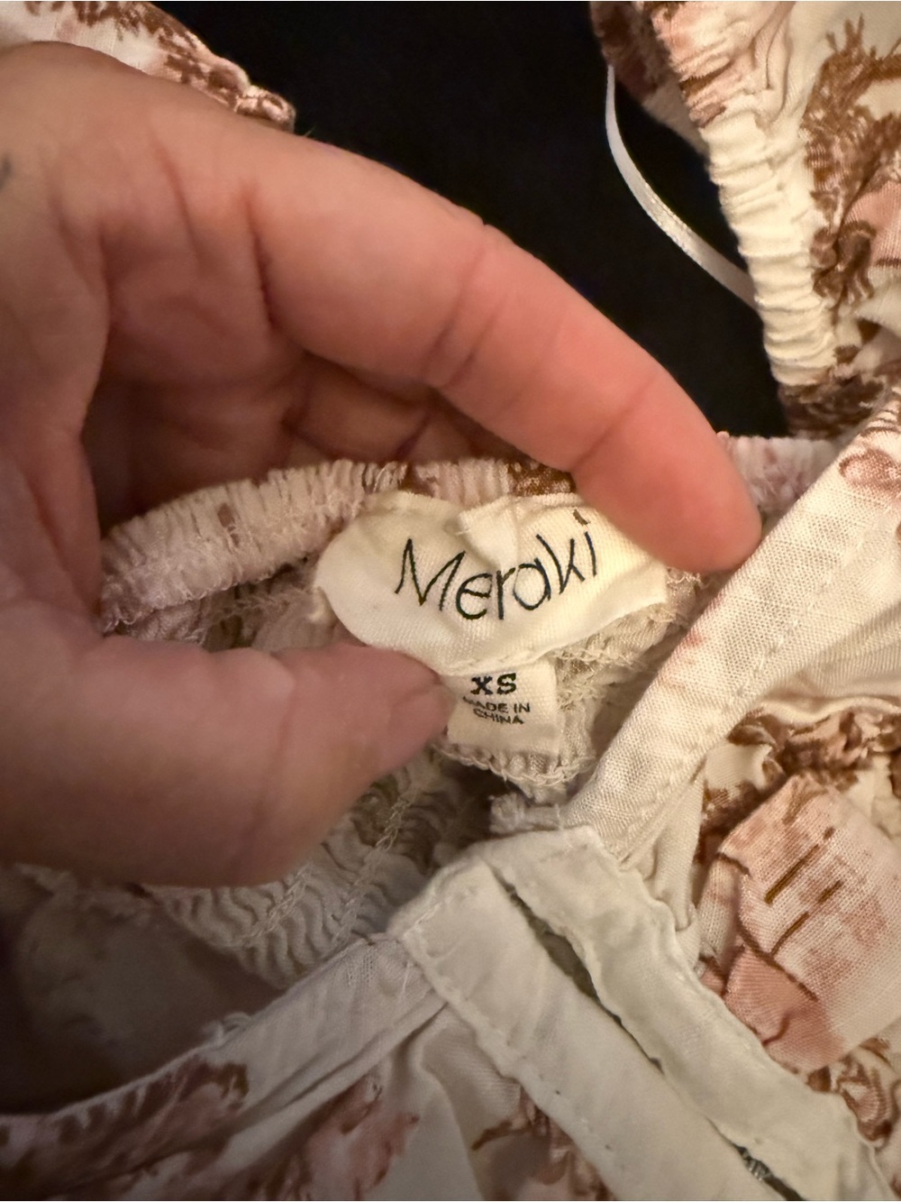 meraki Pink and Cream Floral Toile Smocked Crop Top - Picture 3 of 3